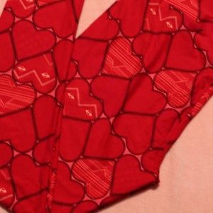FLASH SALE NEW TC Tall Curvy VDAY LuLaRoe Leggings